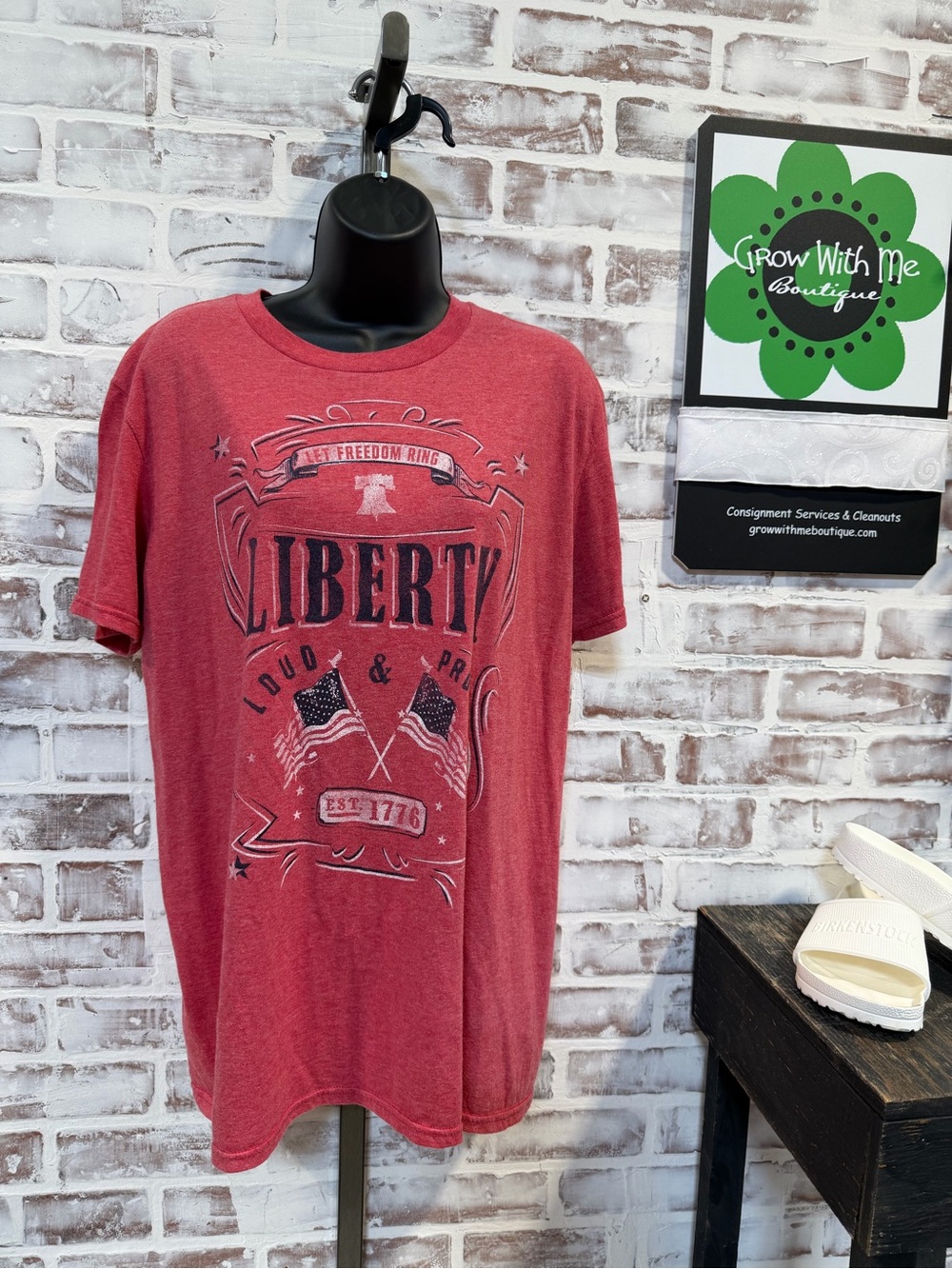 Men's Liberty Graphic Short-Sleeve Tee - Red